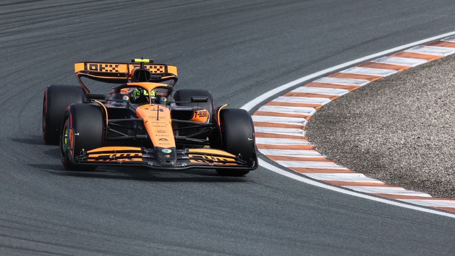 Lando Norris start op pole voor de Grand Prix van Nederland, met Pierre Gasly voor Lewis Hamilton en Carlos Sainz.