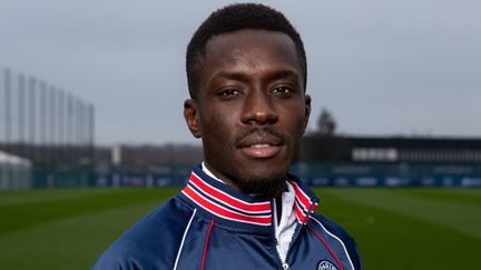 Le milieu de terrain sénégalais du Paris Saint Germain, Idrissa Gueye, au Camp des loges, le 17 décembre 2021. (GEOFFROY VAN DER HASSELT / AFP)