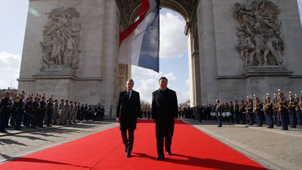 Commerce : face à la Chine, Emmanuel Macron veut une Europe unie