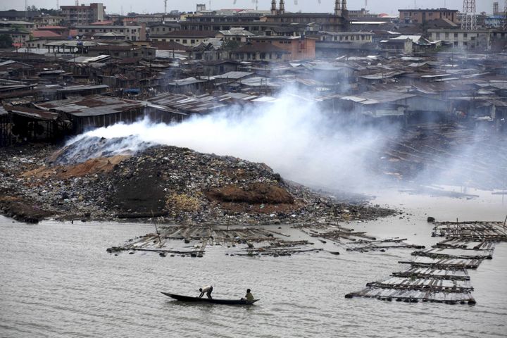 Lagune de Lagos où une île artificielle de 9 km² doit accueillir un nouveau quartier d'affaires. (AFP/Akintunde Akinleye)