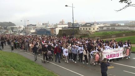 Un jour en France : marche blanche à Brest, maires ruraux en colère, solidarité à Marseille et vacances dans les Pyrénées (France 2)