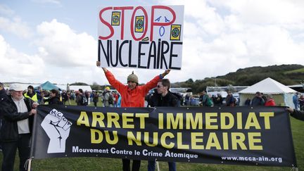 Les manifestants se sont rassemblés&nbsp;dès 14h. (CHARLY TRIBALLEAU / AFP)