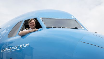 Le roi des Pays-Bas, Willem-Alexander, est copilote pour la compagnie néerlandaise KLM depuis 21 ans, a-t-il révélé mercredi 17 mai 2017.&nbsp; (NATASCHA LIBBERT / KLM / AFP)