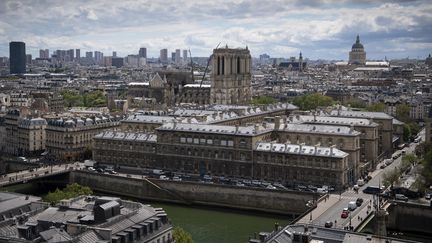 L'Hôtel-Dieu se situe juste à côt de Notre-Dame, sur l'île de la Cité. (ERIC FEFERBERG / AFP)