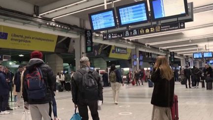 La grève reconductible a déjà été annoncée par les éboueurs, dans le secteur de l'énergie, à la SNCF ou encore à la RATP. Le point sur la situation, mardi 7 mars. (FRANCE 2)