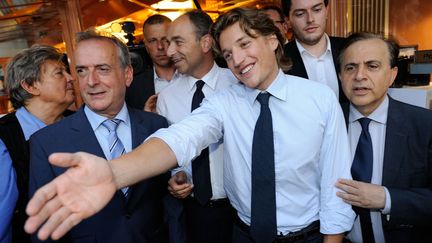 Jean-Fran&ccedil;ois Cop&eacute; (C), Jean Sarkozy et Roger Karoutchi&nbsp;(D) en r&eacute;union au caf&eacute; Winston &agrave; Neuilly-sur-Seine (Hauts-de-Seine), le 4 septembre 2012. (WITT / SIPA)