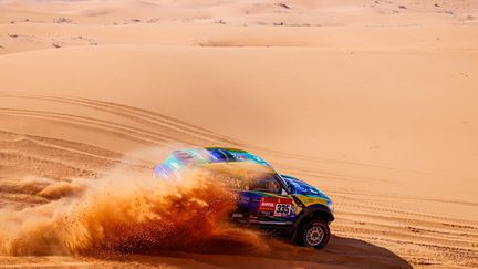 Les internautes et les auditeurs ont écrit à la médiatrice des antennes de Radio France au sujet de ce Rallye Dakar 2021. Illustration du rallye le 8 janvier 2021, 6e étape.&nbsp; (FREDERIC LE FLOCH HANDOUT VIA ASO / EPA / MAXPPP)