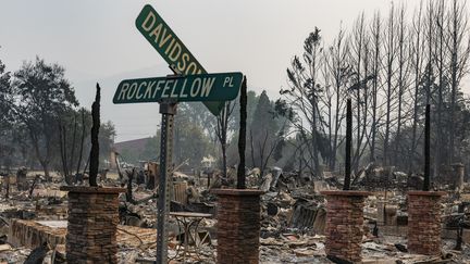 Les ruines d'une maison, à Talent, dans l'Oregon, mardi 15 septembre 2020.&nbsp; (NATHAN HOWARD / GETTY IMAGES NORTH AMERICA / AFP)