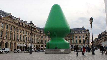"The Tree" de Paul McCarthy avant d'être vandalisée place Vendôme.
 (CITIZENSIDE/Citizenside / citizenside.com/ AFP)