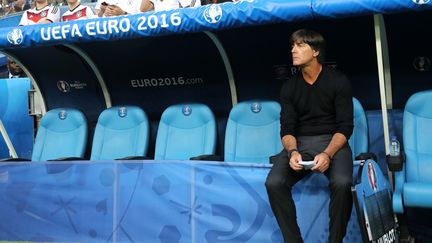 Le sélectionneur de l'équipe nationale d'Allemagne, Joachim Löw, pendant la demi-finale contre la France au stade Vélodrome, à Marseille, le 7 juillet 2016. (METIN PALA / AFP)