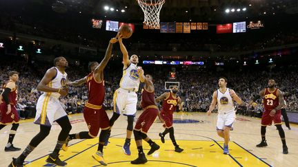 L'affiche entre Warriors et Cavaliers promet. (EZRA SHAW / GETTY IMAGES NORTH AMERICA)