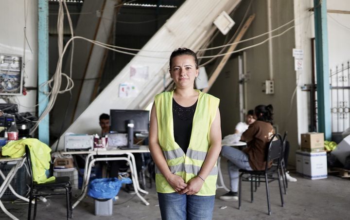 Cansel Aslan, from the Hatay earthquake Solidarity collective, in his warehouse in Samandag (Turkey), May 12, 2023. (PIERRE-LOUIS CARON / FRANCEINFO)