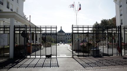 L'entr&eacute;e de&nbsp;l'h&ocirc;pital militaire B&eacute;gin, &agrave; Saint-Mand&eacute; (Val-de-Marne), le 18 septembre 2014. (MAXPPP)