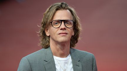 L'acteur français Alex Lutz sur le tapis rouge du 48e festival du film de Deauville le 8 septembre 2022 (LOIC VENANCE / AFP)