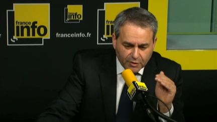 Xavier Bertrand dans le studio de France Info, mardi 16 d&eacute;cembre 2014. (FRANCE INFO)