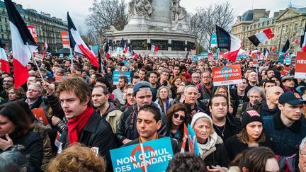 Une manifestation de La France insoumise, le 18 mars 2017, place de la République à Paris.&nbsp; (SIMON GUILLEMIN / HANS LUCAS / AFP)