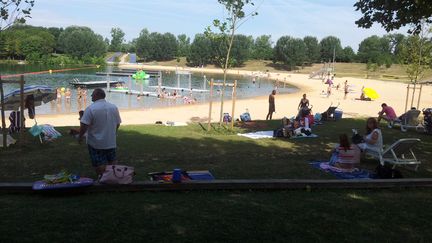 La plage de la base de loisirs de Torcy (Seine-et-Marne), le 5 août 2013. (MAXPPP)