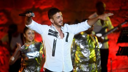 Le chanteur marocain Saad Lamjarred lors d'un festival à Tunis (Tunisie), le 30 juillet 2016. (FETHI BELAID / AFP)