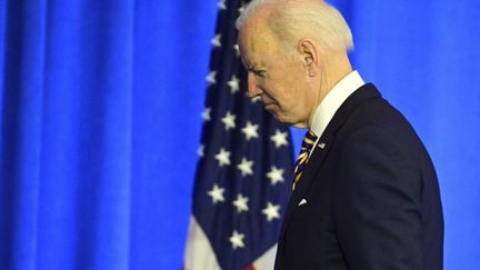 Joe Biden a appelé les ressortissants américains à quitter l'Ukraine pour se protéger d'une invasion russe, un "coup de bluff bilatéral" selon Florent Parmentier. (RON SACHS - CNP / CONSOLIDATED NEWS PHOTOS VIA AFP)