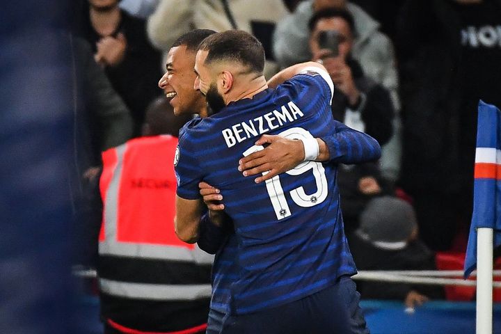 Kylian Mbappé et Karim Benzema ont été les grands artisans de la victoire des Bleus face au Kazakhstan.&nbsp; (MATTHIEU MIRVILLE / DPPI via AFP)