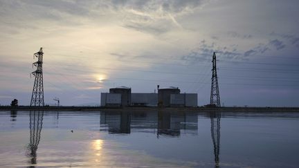 La centrale nucl&eacute;aire de Fessenheim (Alsace), dont la fermeture a &eacute;t&eacute; annonc&eacute;e pour 2016. (SEBASTIEN BOZON / AFP)