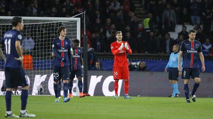 La déception d'Adrien Rabiot, Kevin Trapp et Thiago Motta, lors de PSG-Manchester City, en quart de finale aller de la Ligue des champions 2016. (STEPHANE ALLAMAN / STEPHANE ALLAMAN)