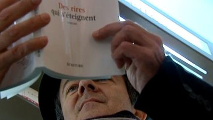 Philippe Lacoche auteur du livre &quot;Des rires qui s&#039;éteignent&quot;
 (France 3 / Culturebox)