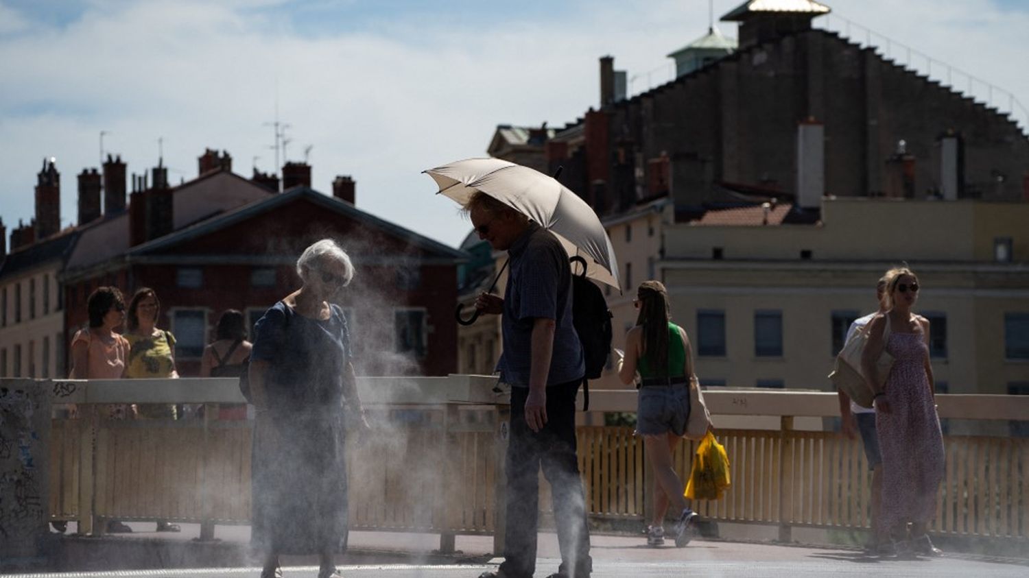 Orange Alert: Heat Wave Sweeps Across France, 28 Departments Affected