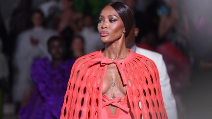 La mannequin Naomi Campbell sur le podium du défilé Fashion For Relief, le 14 septembre à Londres (GARETH CATTERMOLE / GETTY IMAGES EUROPE)