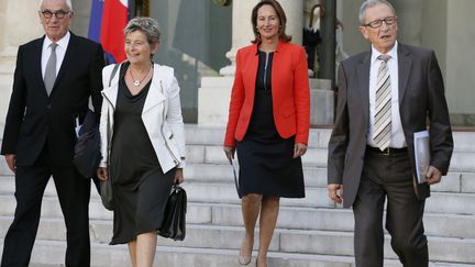 S&eacute;gol&egrave;ne Royal &agrave; sa sortie de l'Elys&eacute;e mercredi 12 septembre 2012 &nbsp;apr&egrave;s une r&eacute;union du chef de l'Etat, du Premier ministre et les pr&eacute;sidents des 27 r&eacute;gions de France. (PATRICK KOVARIK / AFP)