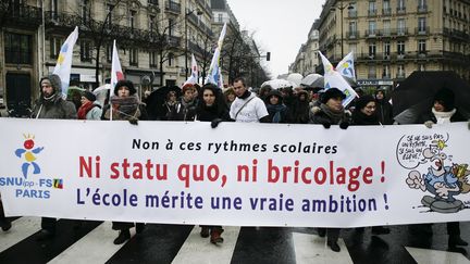 Une manifestation contre la r&eacute;forme des rythmes scolaires, le 22 janvier 2013 &agrave; Paris. (VALENTINA CAMOZZA / CITIZENSIDE / AFP)