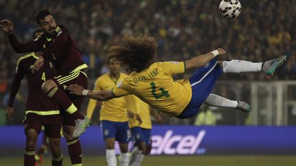 &nbsp; (David Luiz et ses coéquipiers de la Seleçao brésilienne ont décroché leur billet pour les quarts de finale grâce à leur victoire 2-1 sur le Venezuela © Ivan Alvarado/Reuters)