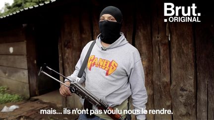 Cet État du Mexique est l'un des plus grands producteurs d'avocats du monde. Après des années de violences des cartels qui convoitent leurs exploitations, ces habitants du Michoacán ont créé Pueblos Unidos, un groupe civil armé pour se protéger. Ils racontent.