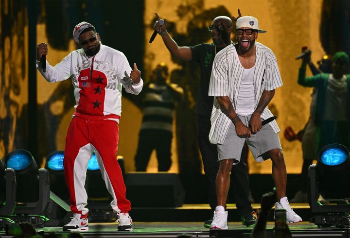 Les rappeurs Method Man et Ghostface Killah se produisent lors du concert Hip Hop 50 Live, marquant le 50e anniversaire de la naissance du hip hop, au Yankee Stadium dans le quartier du Bronx à New York le 11 août 2023. (ANGELA WEISS / AFP)