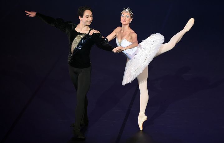 Les danseurs du Palais d'Hiver Saint-Petersbourg Ballet, dans une adaptation du "Petit Prince", avec une chorégraphie de François Mauduit
 (STEPHANE DE SAKUTIN / AFP)