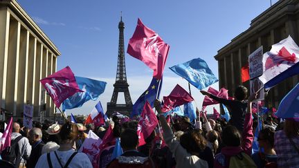 Adrien Rohard est parti à la rencontre des manifestants du 16 octobre, et nous livre ses morceaux choisis.