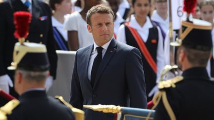 Emmanuel Macron lors de la commémoration de l'appel du 18 juin 1940 du&nbsp;général de Gaulle, le 18 juin 2019 à Suresnes (Hauts-de-Seine). (LUDOVIC MARIN / AFP)