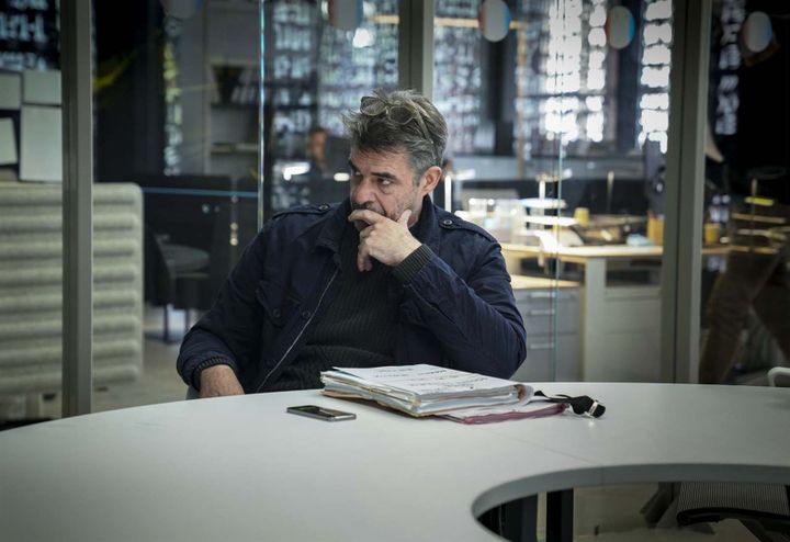 L'acteur Thierry Neuvic joue un enquêteur dans la série J'ai Menti.&nbsp; (FRANCEINFO)