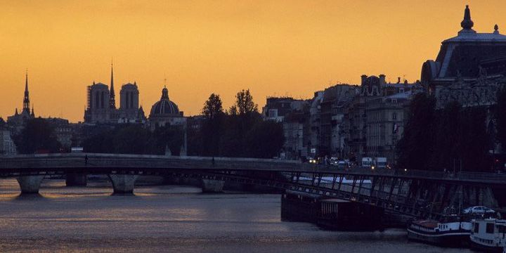 Quai de Seine avec le pont Leopold Sedar Senghor, à Paris
 (ESCUDERO Patrick / hemis.fr)