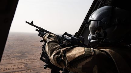 Un soldat de l'opération Barkhane au Mali le 14 avril 2022 (TANGUY VABATTE / MAXPPP)