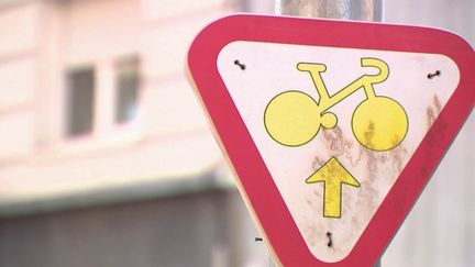 Marseille : les cyclistes pourront passer au feu rouge (France 2)