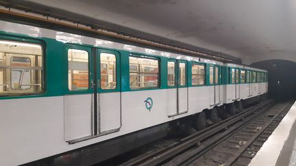 Une rame du métro parisien (illustration). (AURÉLIE LAGAIN / FRANCE-BLEU BREIZH IZEL)