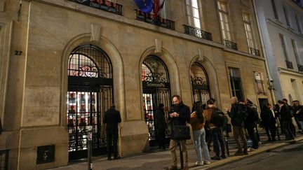 La façade des locaux parisiens de Sciences Po, à Paris, le 7 décembre 2023. (DIMITAR DILKOFF / AFP)