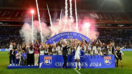 L'OL, championne de France en titre après la victoire en finale face au PSG, le 17 mai 2024. (MAXIME JEGAT / MAXPPP)