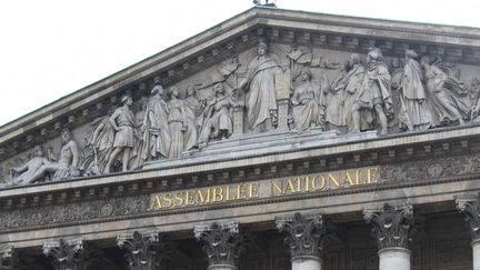 Le fronton de l'Assemblée nationale, à Paris, en 2019. (MANON KLEIN / FRANCE-CULTURE)