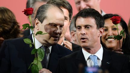 Le premier secr&eacute;taire du PS Jean-Christophe Cambad&eacute;lis et le Premier ministre Manuel Valls, le 7 juin 2015, &agrave; Poitiers (Vienne). (JEAN PIERRE MULLER / AFP)