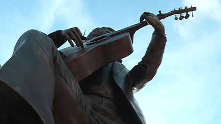 La statue de Manitas de Plata sur la place de l'hôtel de ville à Montpellier
 (France Télévisions/culturebox )