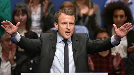 Emmanuel Macron s'exprime lors d'un meeting de campagne le 17 novembre 2016 à Les Pennes-Mirabeau, près de Marseille (Bouches-du-Rhône) (CITIZENSIDE/GEORGES ROBERT / AFP)