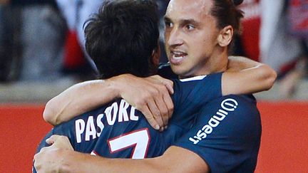 Les deux buteurs parisiens face &agrave; Toulouse, Javier Pastore et Zlatan Ibrahimovic, le 14 septembre 2012 au Parc des Princes &agrave; Paris. (MIGUEL MEDINA / AFP)