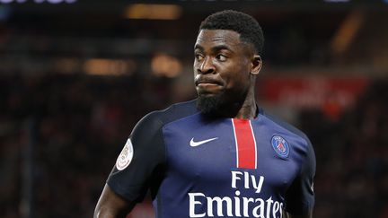 Le défenseur du PSG Serge Aurier, lors d'un match de Ligue 1 opposant le PSG à Bastia, à Paris, le 8 janvier 2016. (STEPHANE ALLAMAN / AFP)